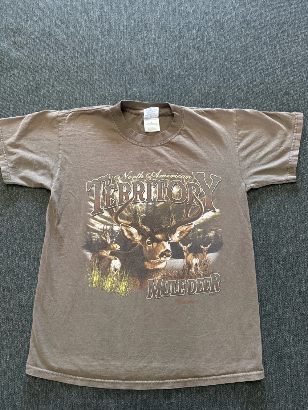 Gildan high quality North American Territory Mule Deer Graphic Tee - Brown Med